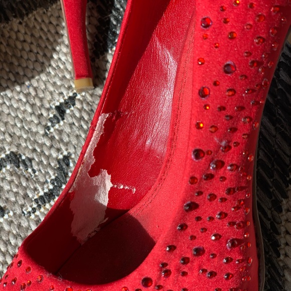 Gianni Bini Ruby Red Heels - Picture 4 of 6